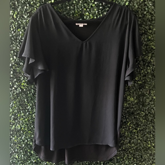 LOFT Tops - LOFT FLUTTER SLEEVE MIXED MEDIA TOP